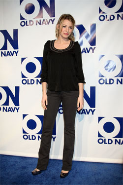 Illustration for article titled Old Navy's "New Look" Brought Out Outfits Both Good And Bad